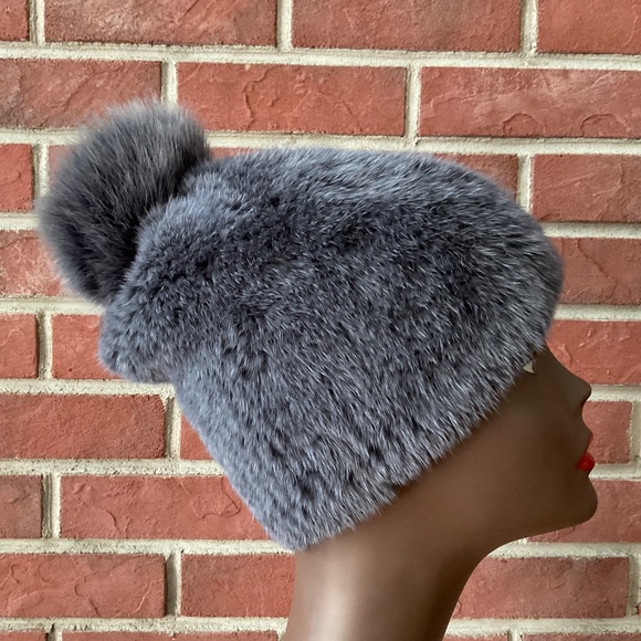 Woven Knit Stretch Genuine Mink Pom Fox Real Fur Hat O/S NEW - Picture 1 of 10